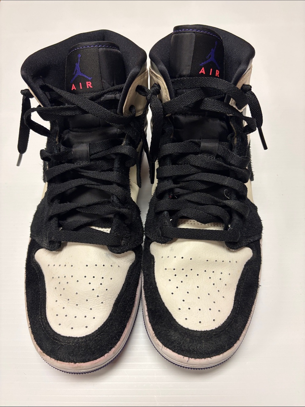 Air Jordan 1 Mid SE
Varsity Purple Black White Sneakers

Mens size 10 - Picture 3 of 7